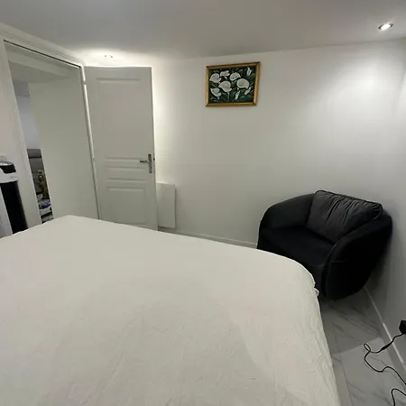 Appartement Calme Moderne Proche De Disneyland Wifi & Cafe Gratuit & Arrivee Autonome Bussy-Saint-Georges Exterior photo