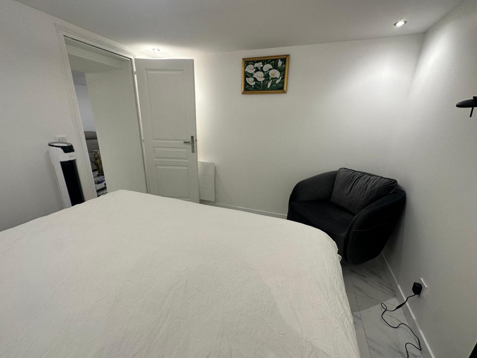 Apartment Calme Moderne Proche De Disneyland Wifi & Cafe Gratuit & Arrivee Autonome Bussy-Saint-Georges